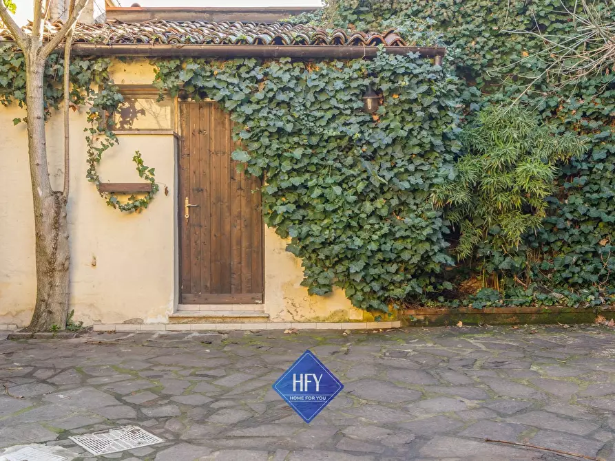 Immagine 10 di Rustico / casale in vendita  in Via Aldo Capra a Parma