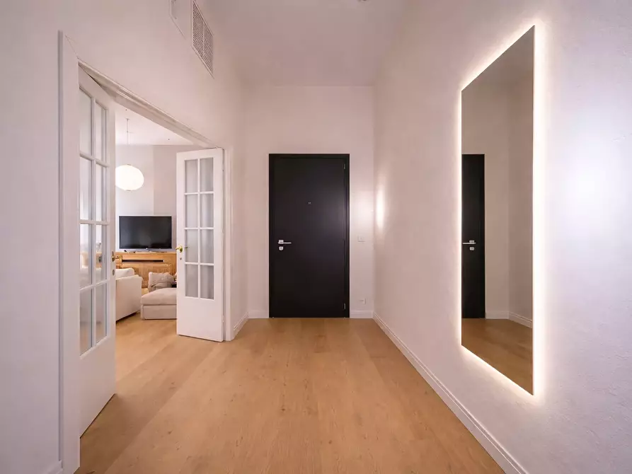 Immagine 2 di Appartamento in vendita  a Parma