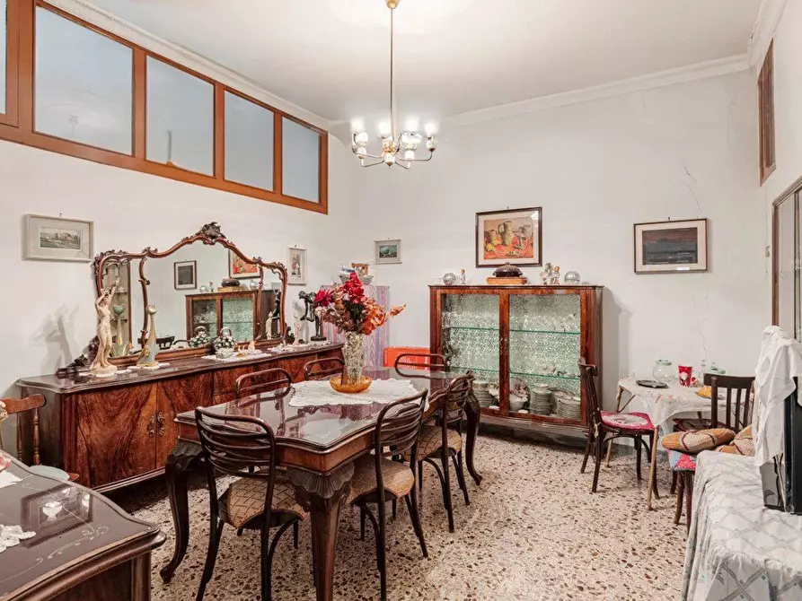 Immagine 1 di Appartamento in vendita  in Cesare Battisti 4 a Torre Del Greco