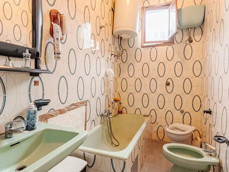 Immagine 19 di Appartamento in vendita  in Cesare Battisti 4 a Torre Del Greco