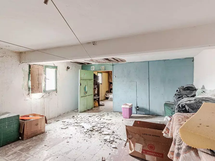 Immagine 21 di Appartamento in vendita  in Cesare Battisti 4 a Torre Del Greco