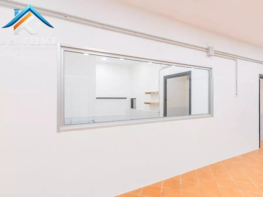 Immagine 26 di Locale commerciale in vendita  in via Manzoni 97/99 a San Giorgio A Cremano