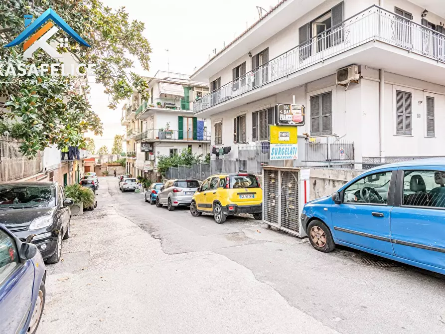 Immagine 30 di Locale commerciale in vendita  in via Manzoni 97/99 a San Giorgio A Cremano