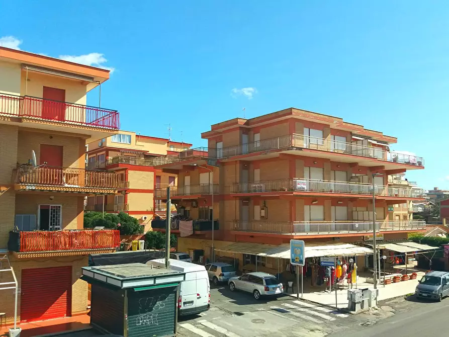 Immagine 1 di Appartamento in vendita  in LUNGOMARE DELLE SIRENE 385 a Pomezia