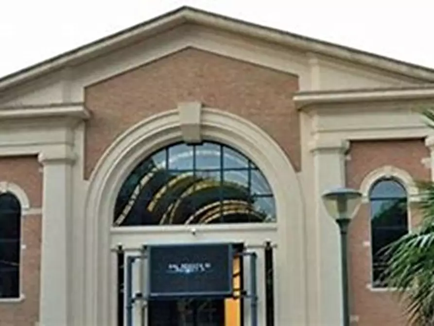 Immagine 3 di Locale commerciale in affitto  in Via dei Romagnoli 515 a Roma