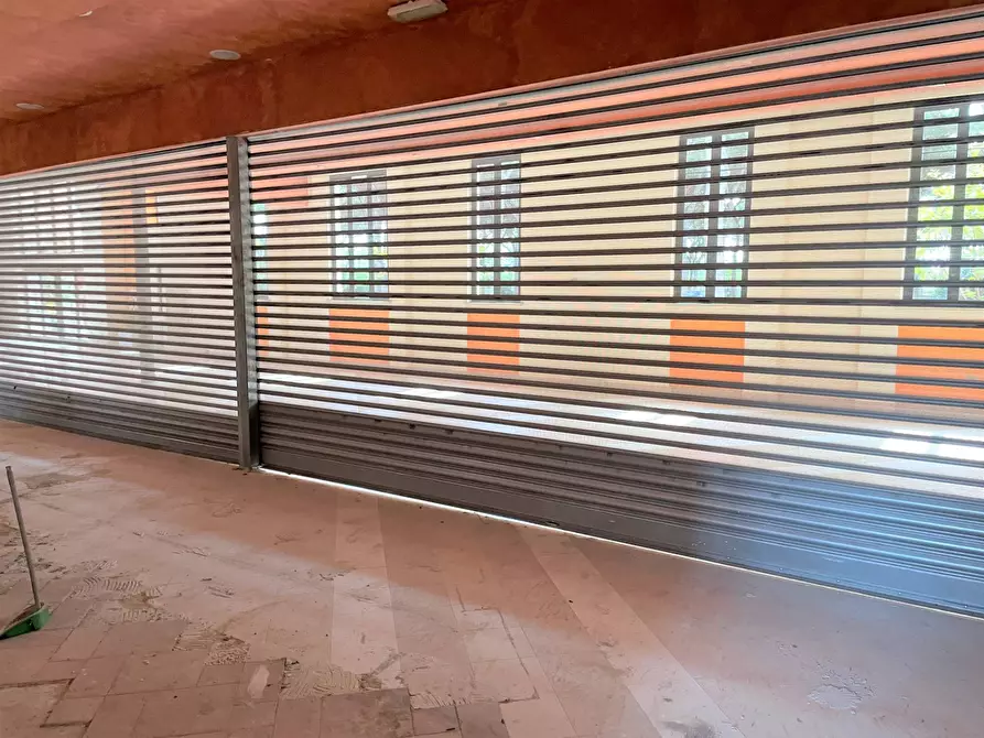 Immagine 9 di Locale commerciale in affitto  in Via dei Romagnoli 515 a Roma