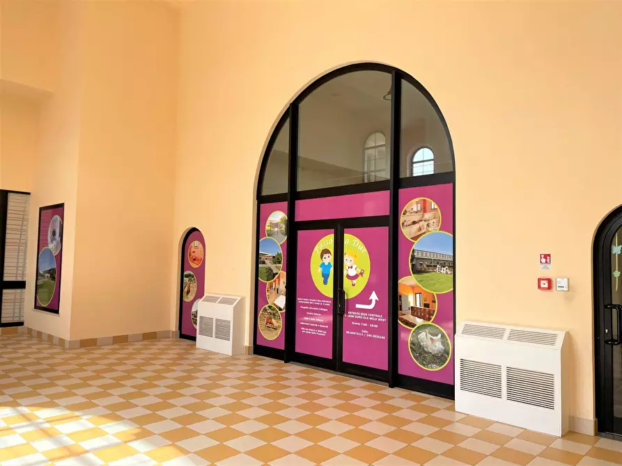 Immagine 19 di Locale commerciale in affitto  in Via dei Romagnoli 515 a Roma