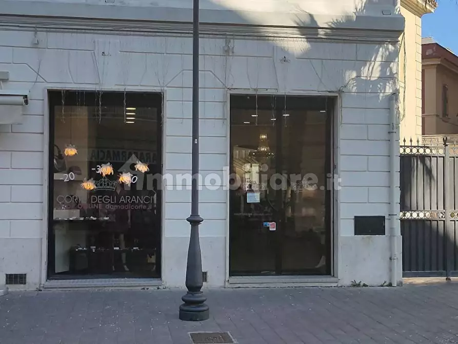 Immagine 2 di Negozio in vendita  in Via Lucio Coilio 18 a Roma