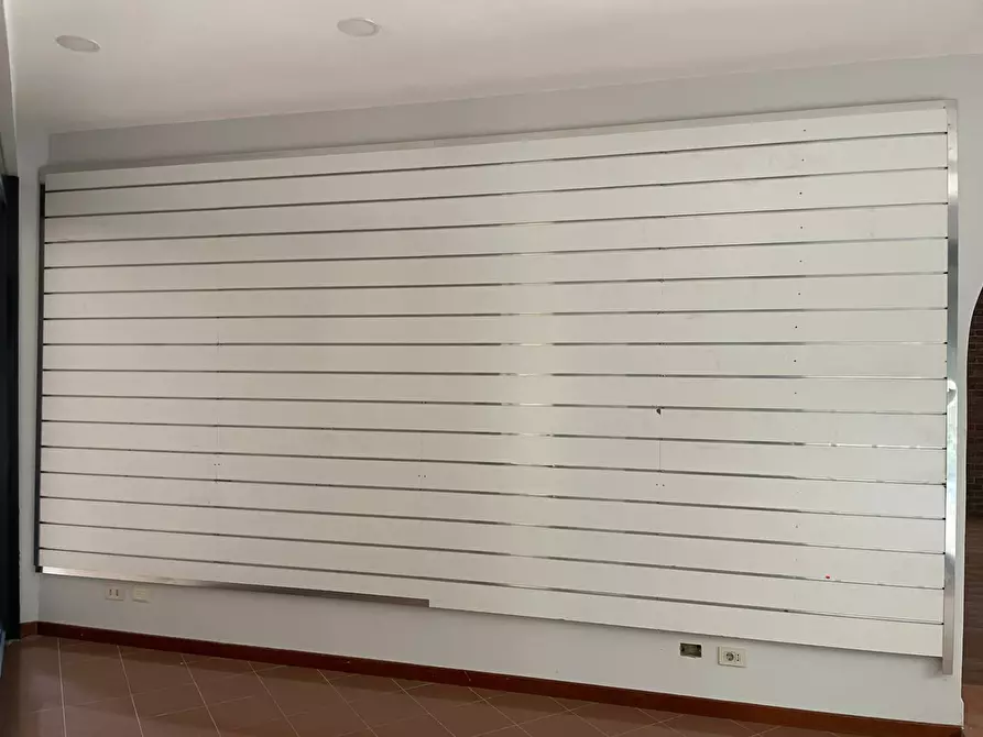 Immagine 7 di Locale commerciale in affitto  in Via  dei Romagnoli 515 a Roma