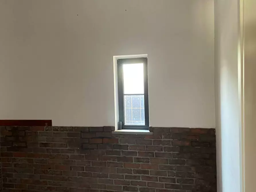 Immagine 17 di Locale commerciale in affitto  in Via  dei Romagnoli 515 a Roma