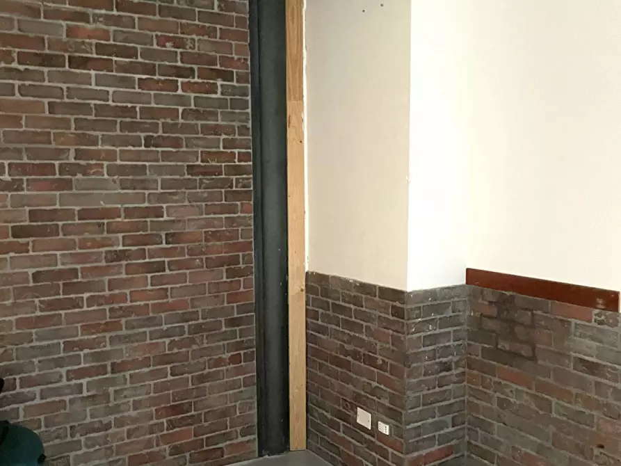 Immagine 18 di Locale commerciale in affitto  in Via  dei Romagnoli 515 a Roma