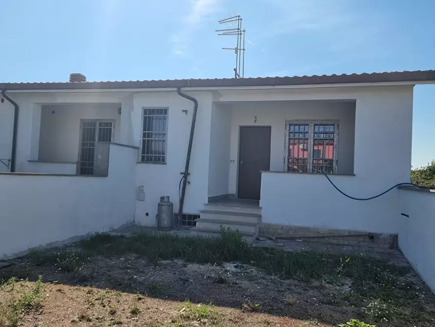 Immagine 2 di Villetta a schiera in vendita  in Via Pavia 1 a Ardea