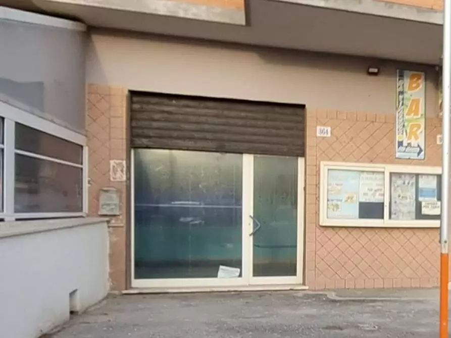 Immagine 2 di Locale commerciale in vendita  in Lungomare degli Ardeatini a Ardea