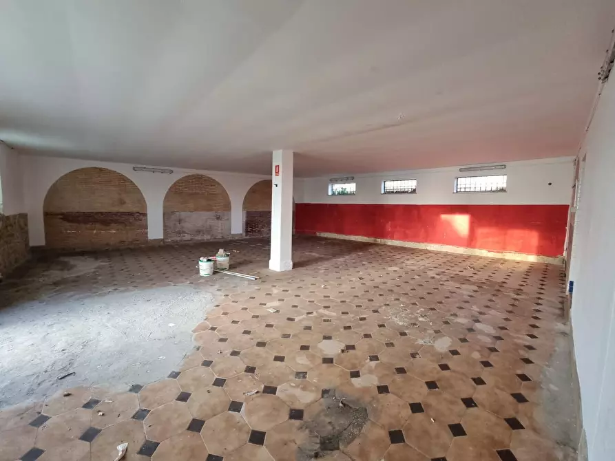 Immagine 1 di Locale commerciale in vendita  in Lungomare degli Ardeatini a Ardea