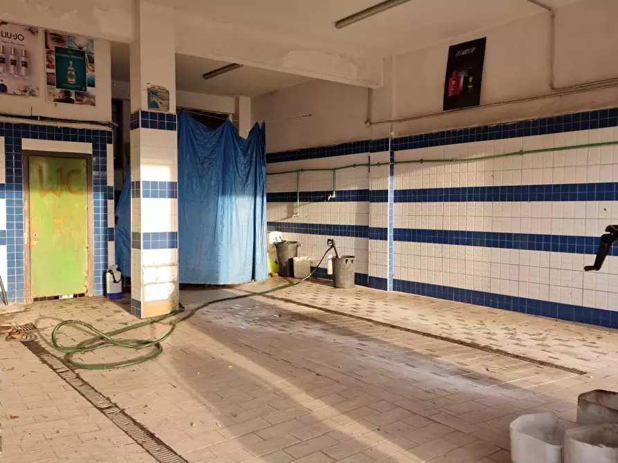 Immagine 2 di Locale commerciale in vendita  in Lungomare degli Ardeatini a Ardea