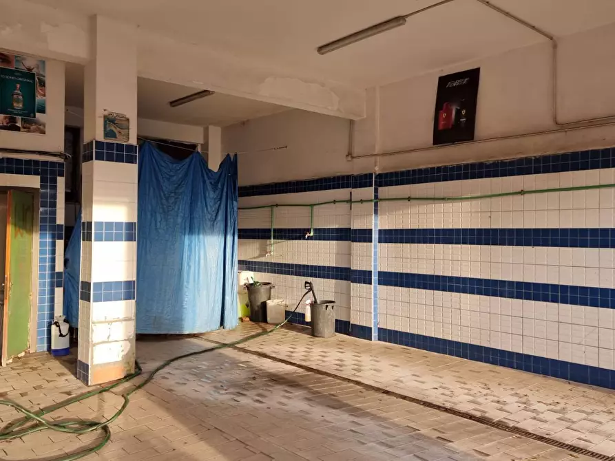 Immagine 5 di Locale commerciale in vendita  in Lungomare degli Ardeatini a Ardea