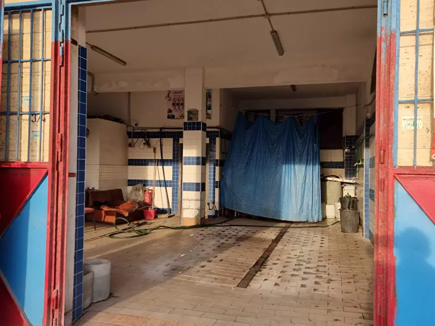 Immagine 6 di Locale commerciale in vendita  in Lungomare degli Ardeatini a Ardea