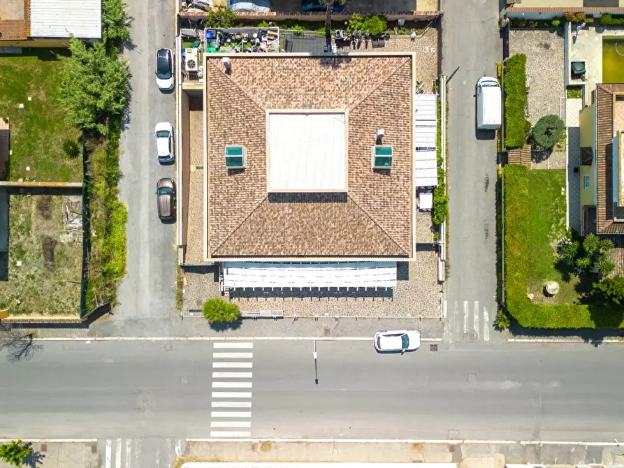Immagine 4 di Attività commerciale in vendita  in Via Trincea delle Frasche 65 a Grottaferrata
