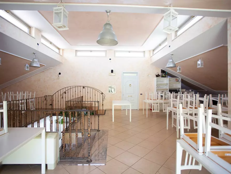 Immagine 18 di Attività commerciale in vendita  in Via Trincea delle Frasche 65 a Grottaferrata