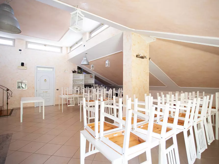 Immagine 17 di Attività commerciale in vendita  in Via Trincea delle Frasche 65 a Grottaferrata