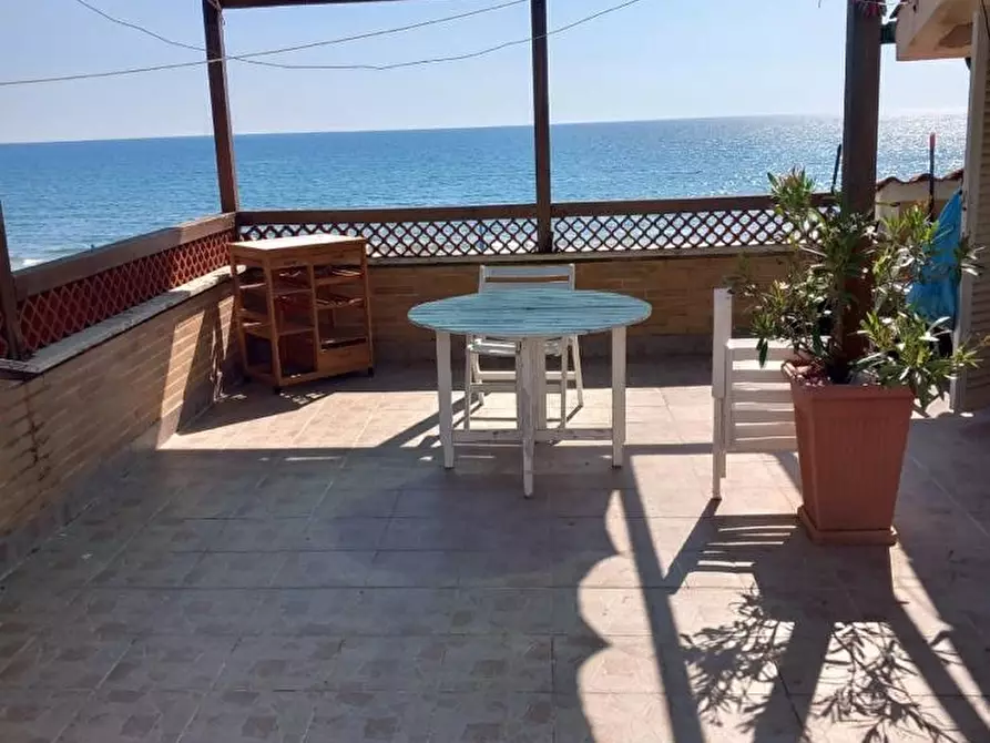 Immagine 75 di Appartamento in vendita  in via Ulisse a Ardea