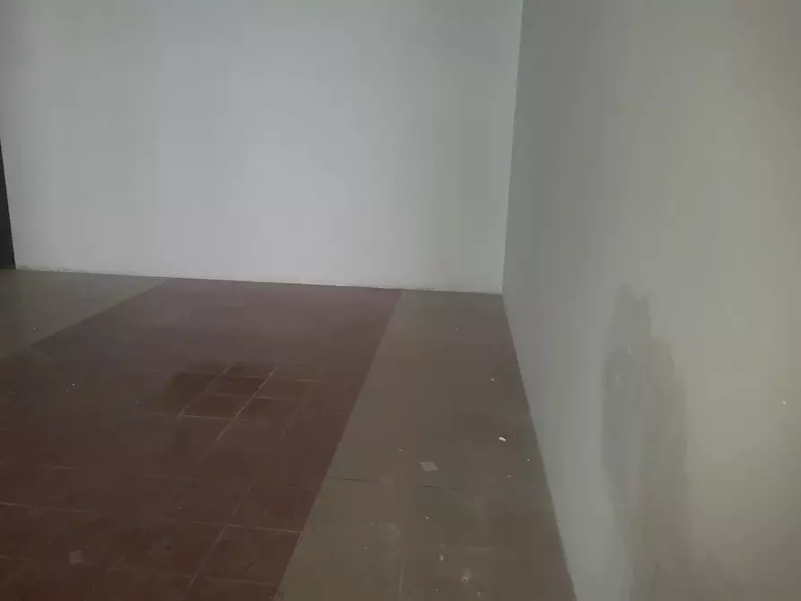 Immagine 9 di Negozio in vendita  in via delle Azzorre 284 a Roma