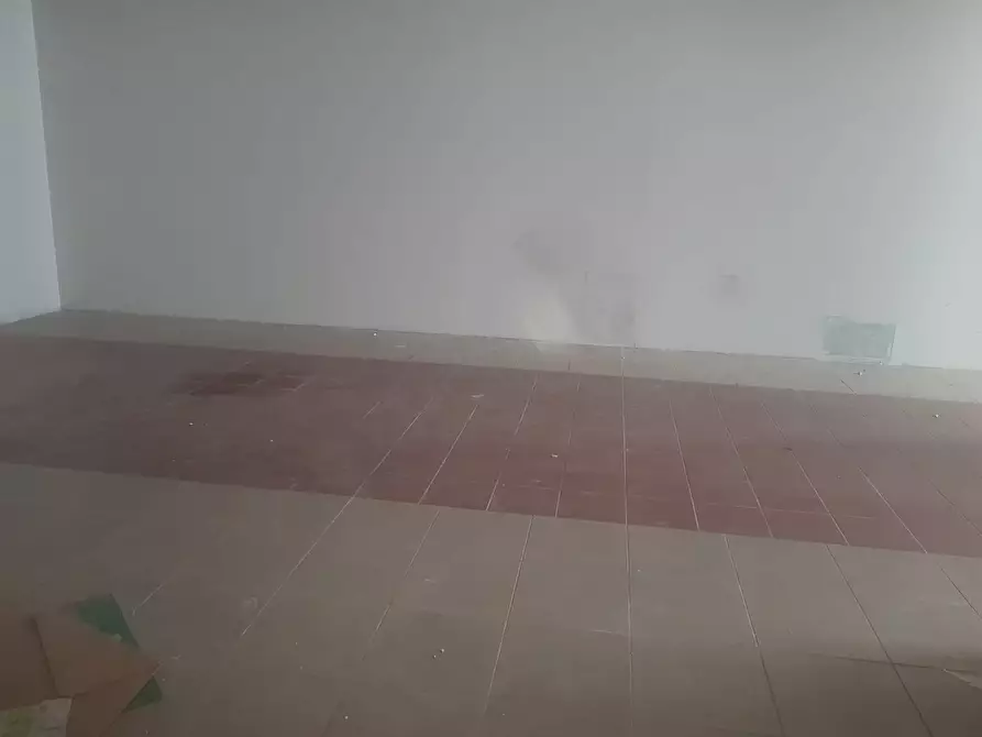 Immagine 10 di Negozio in vendita  in via delle Azzorre 284 a Roma