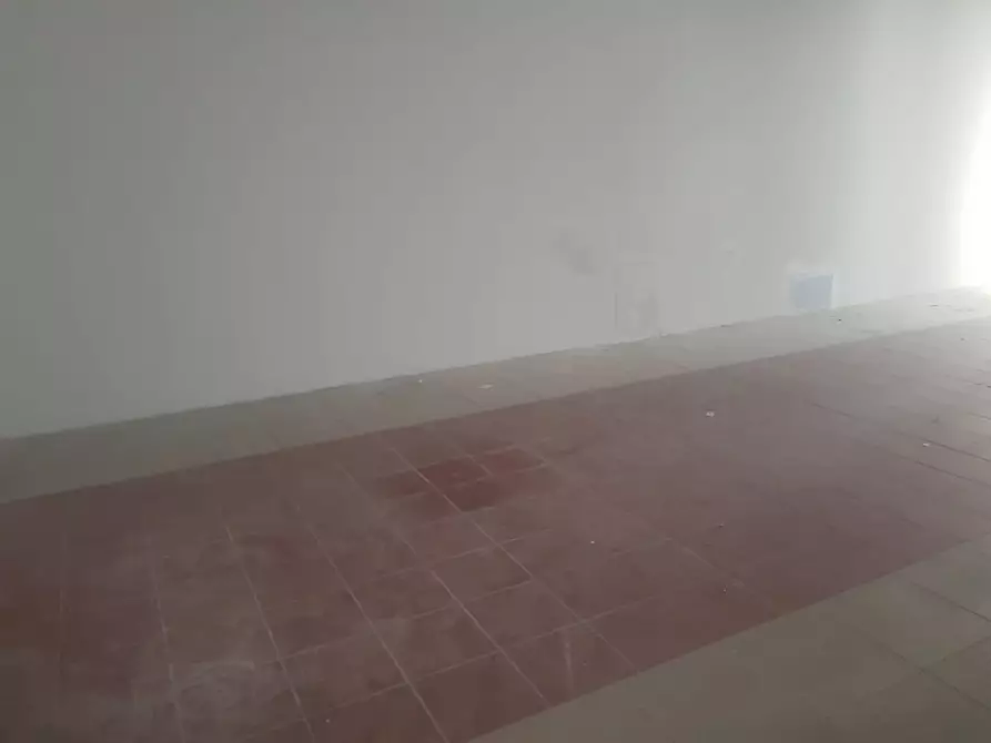 Immagine 13 di Negozio in vendita  in via delle Azzorre 284 a Roma