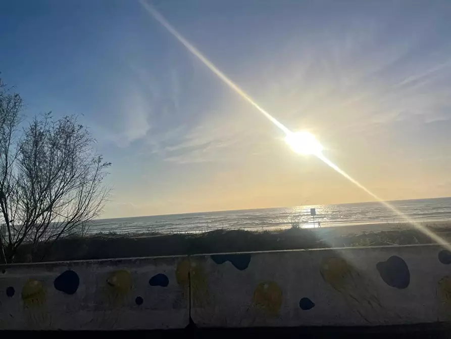 Immagine 6 di Appartamento in vendita  in Lungomare delle Meduse a Pomezia