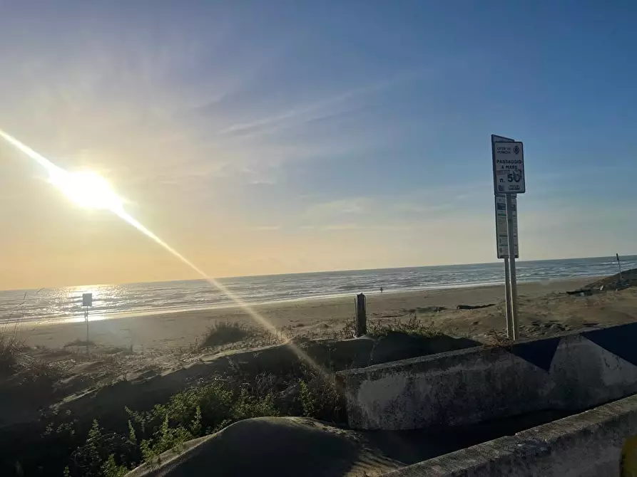 Immagine 8 di Appartamento in vendita  in Lungomare delle Meduse a Pomezia