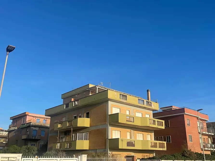 Immagine 9 di Appartamento in vendita  in Lungomare delle Meduse a Pomezia