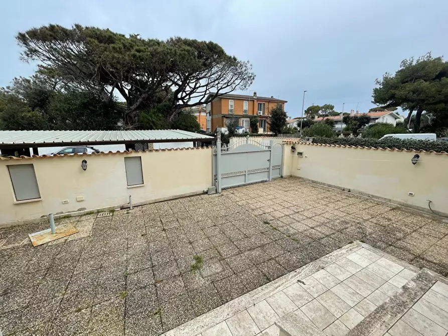 Immagine 7 di Casa semindipendente in vendita  in Via Portorose a Fiumicino