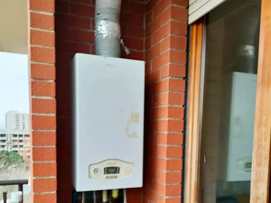 Immagine 22 di Attico in vendita  in Via Fratelli Bandiera a Pomezia