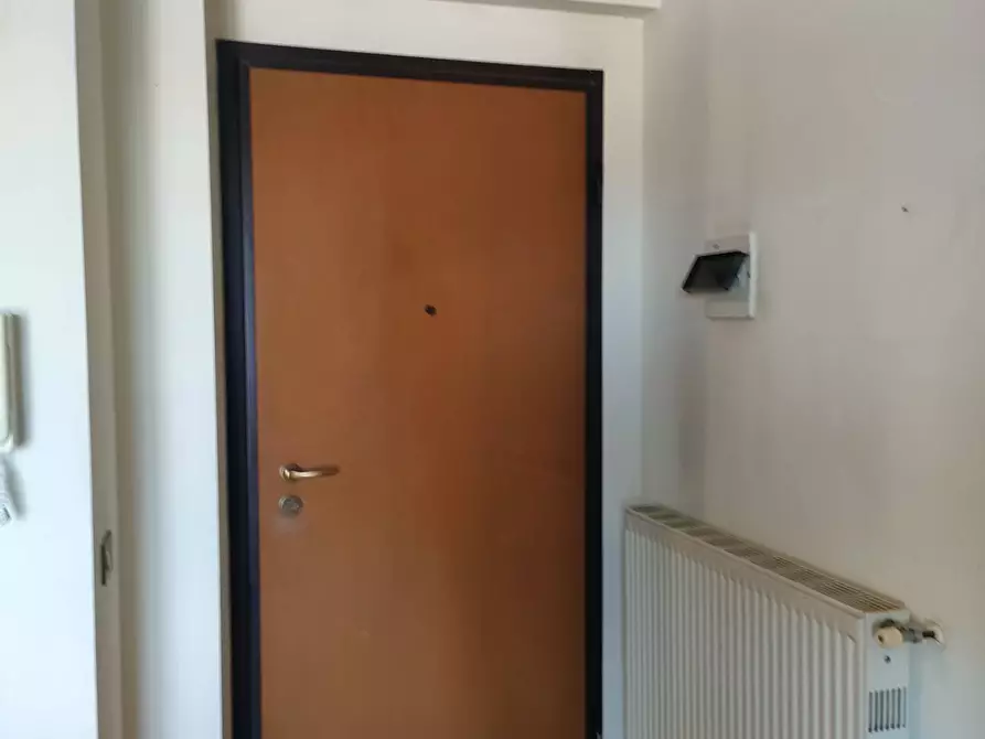 Immagine 21 di Attico in vendita  in Via Fratelli Bandiera a Pomezia