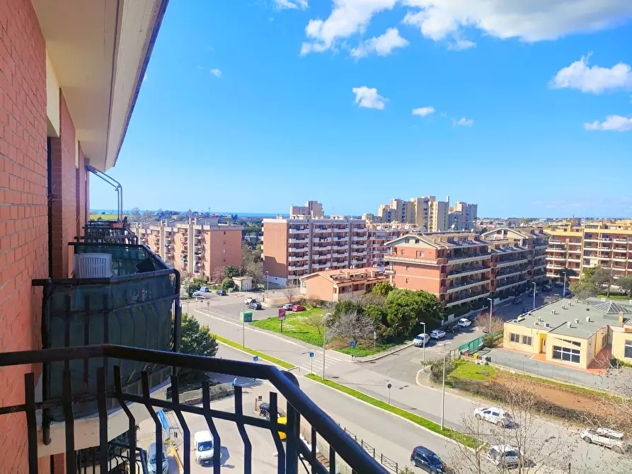 Immagine 1 di Attico in vendita  in Via Fratelli Bandiera a Pomezia