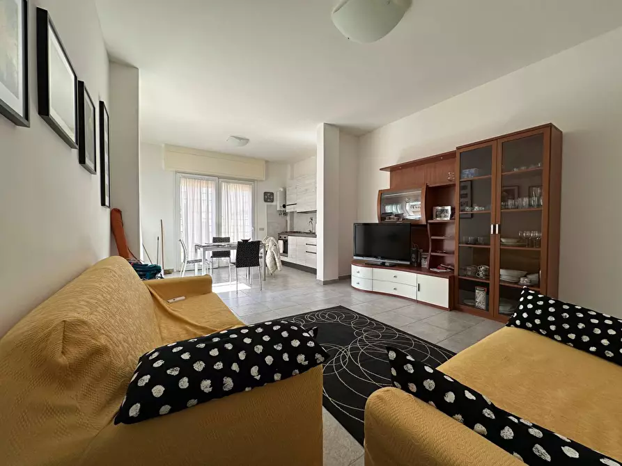 Immagine 3 di Appartamento in vendita  in via bologna a Ardea