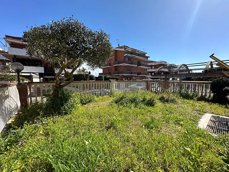 Immagine 6 di Appartamento in vendita  in via bologna a Ardea