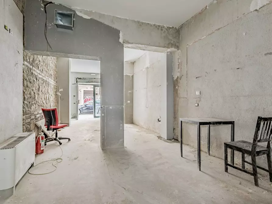 Immagine 3 di Negozio in vendita  in Via Perugia 19 a Roma