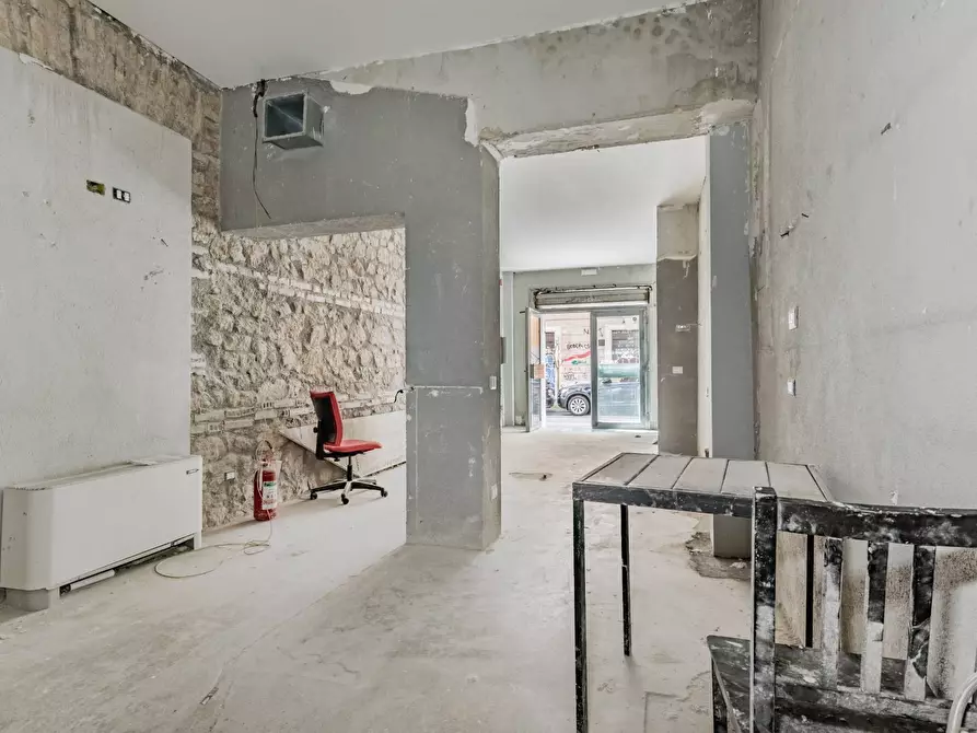 Immagine 4 di Negozio in vendita  in Via Perugia 19 a Roma