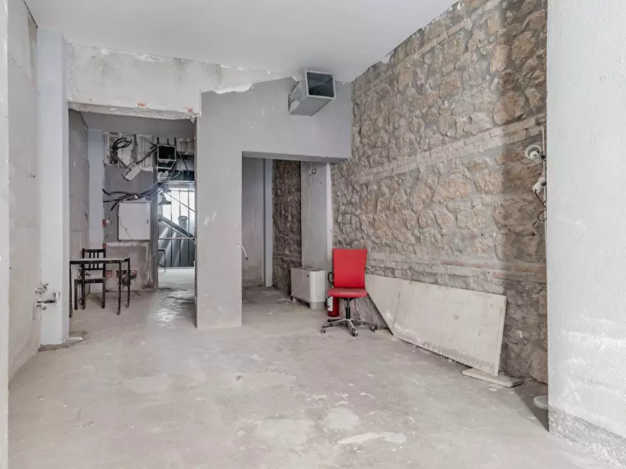 Immagine 5 di Negozio in vendita  in Via Perugia 19 a Roma
