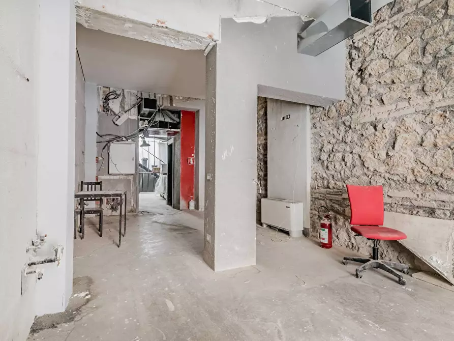 Immagine 7 di Negozio in vendita  in Via Perugia 19 a Roma