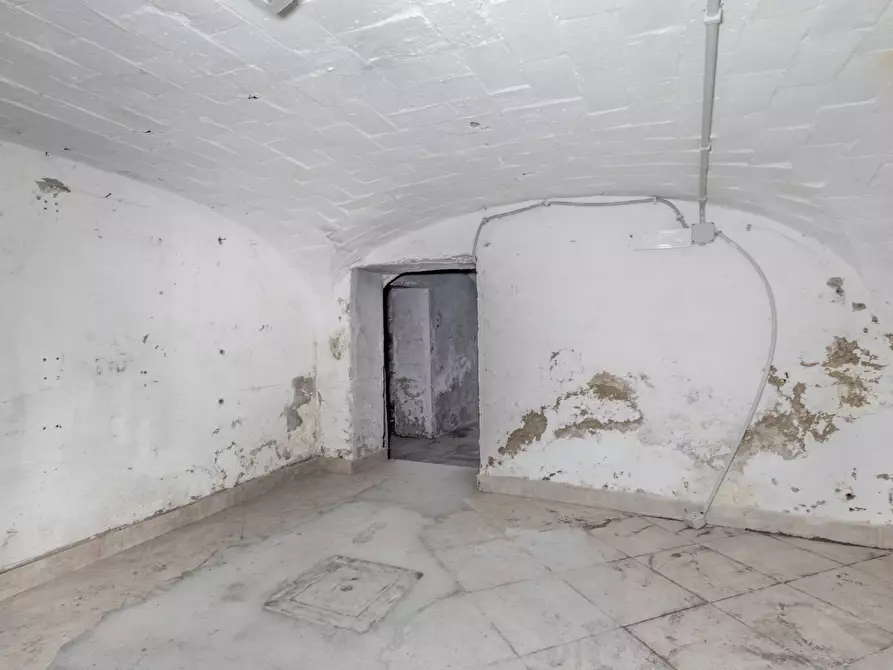 Immagine 19 di Negozio in vendita  in Via Perugia 19 a Roma