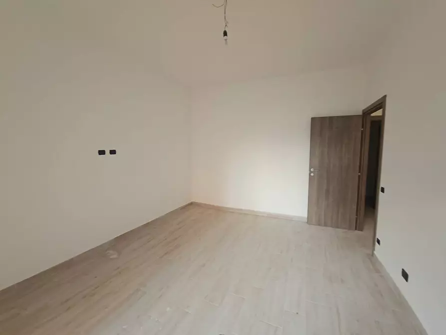 Immagine 8 di Appartamento in vendita  in Gran Bretagna a Pomezia