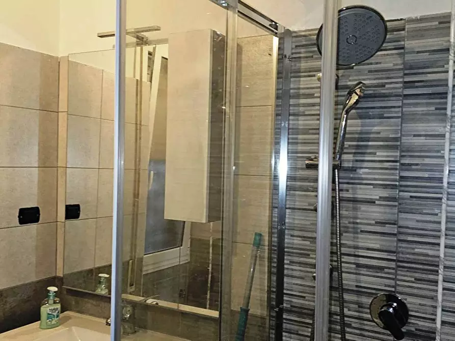 Immagine 14 di Appartamento in vendita  in Gran Bretagna a Pomezia