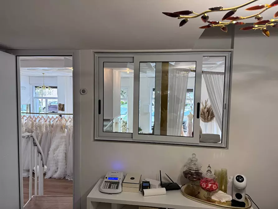 Immagine 18 di Locale commerciale in vendita  in Via delle Baleari 177,179,181 a Roma