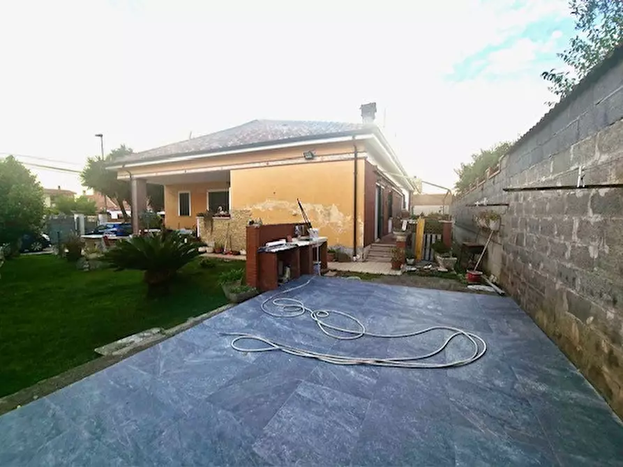 Immagine 4 di Casa indipendente in vendita  in Mar Nero a Pomezia