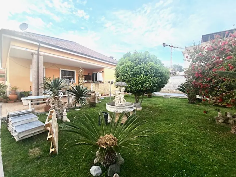 Immagine 1 di Casa indipendente in vendita  in Mar Nero a Pomezia