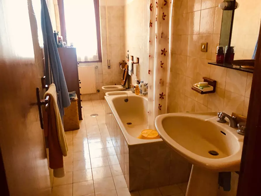 Immagine 44 di Attico in vendita  in via svezia a Pomezia