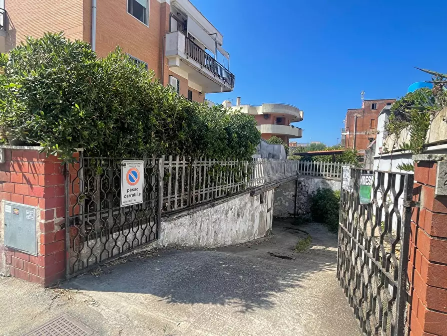 Immagine 2 di Box auto in vendita  in rumenia a Pomezia