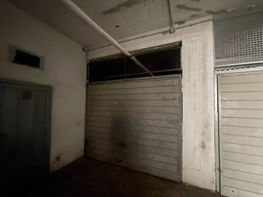 Immagine 3 di Box auto in vendita  in rumenia a Pomezia